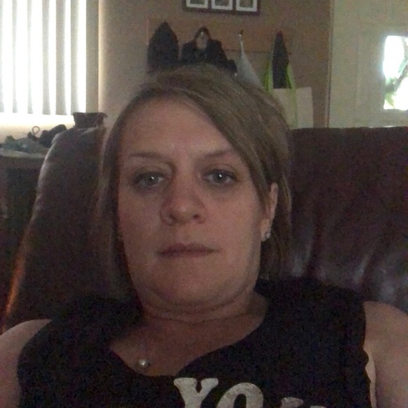 Profile Picture of Erica Bauer (@ericab79) on Poshmark