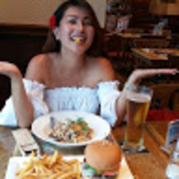 Profile Picture of Miko Ritchie (@mikoritchie) on Poshmark