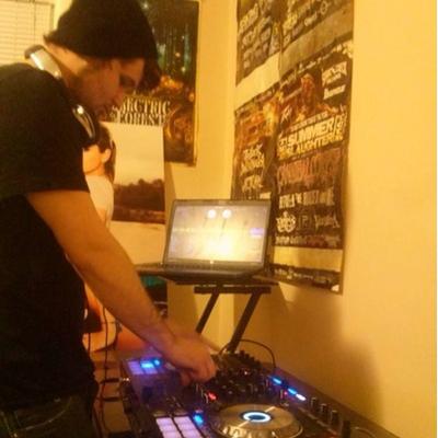 Profile Picture of Brian Lachman (@DJ_LachJaw) on Twitter