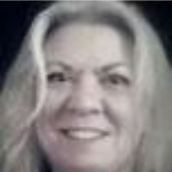 Profile Picture of Janet Davis (@tojanetd) on Poshmark