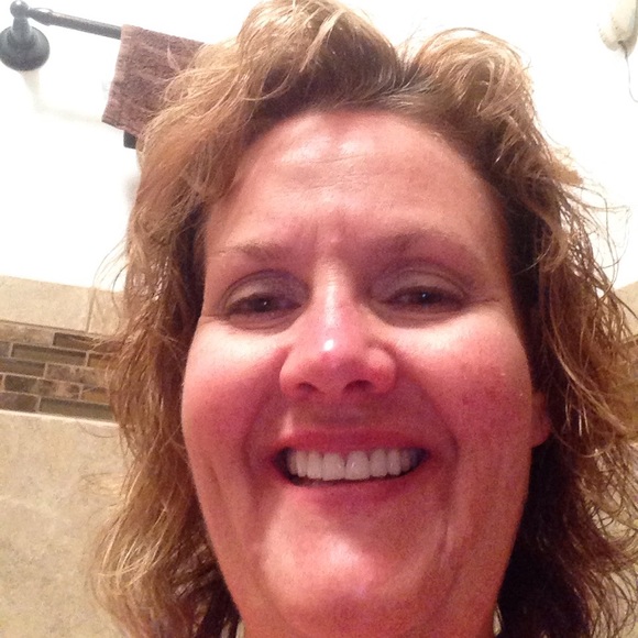 Profile Picture of Chris Nostrom (@cnostrom) on Poshmark