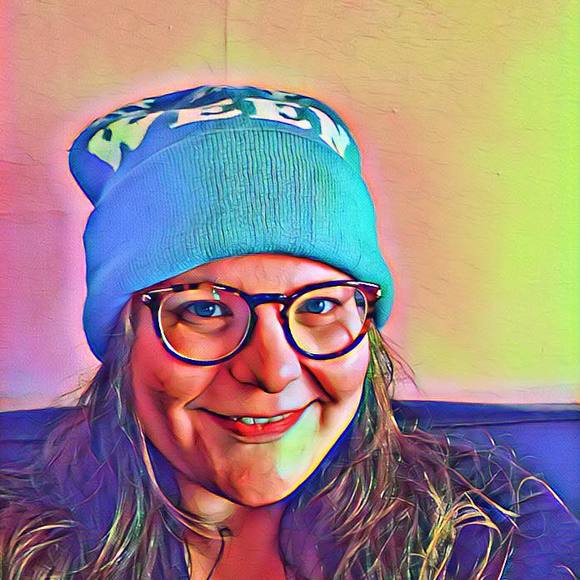 Profile Picture of Breezee Gonzales (@breezeeone) on Poshmark