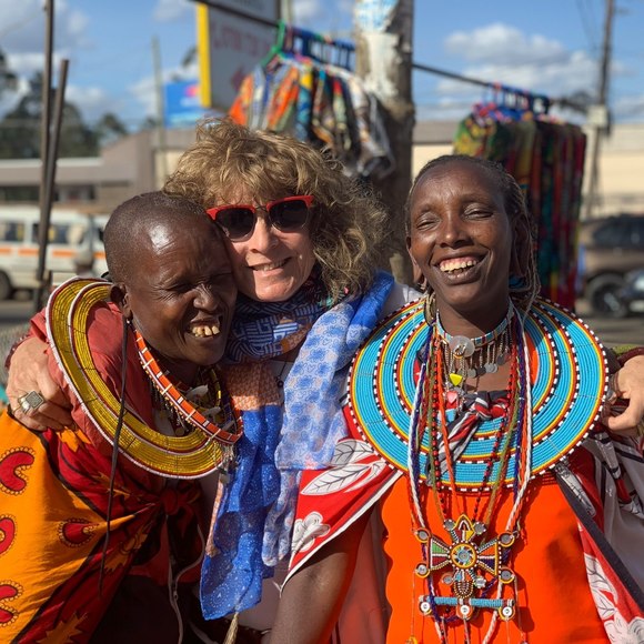 Profile Picture of Gloria Simoneaux (@gloriasimoneaux) on Poshmark