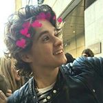 Profile Picture of Laura (@bradleyspinkshirt) on Instagram
