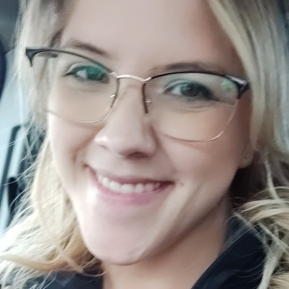 Profile Picture of Jordan Bowness (@jordanbowness) on Poshmark