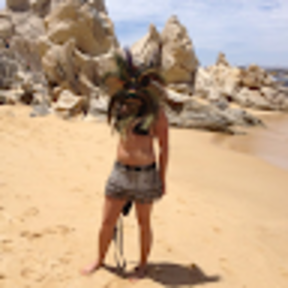 Profile Picture of Bonnie Linsley (@bonnielinsley) on Poshmark