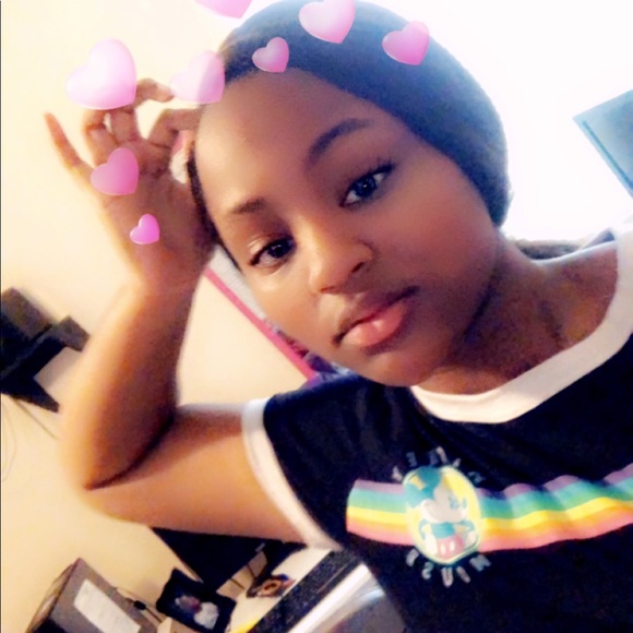 Profile Picture of Jolantis Wiltz (@jolantisw) on Poshmark