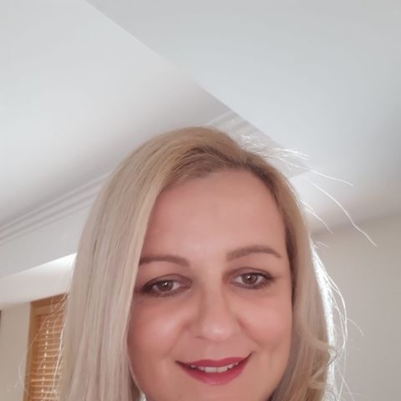 Profile Picture of Valentina Javor (@valentinajavor) on Poshmark