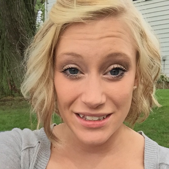 Profile Picture of Marlene Pflugradt (@pflugradtm) on Poshmark