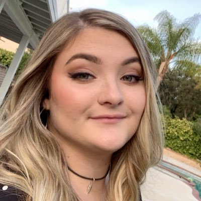 Profile Picture of Natalie (@natalieknight24) on Twitter