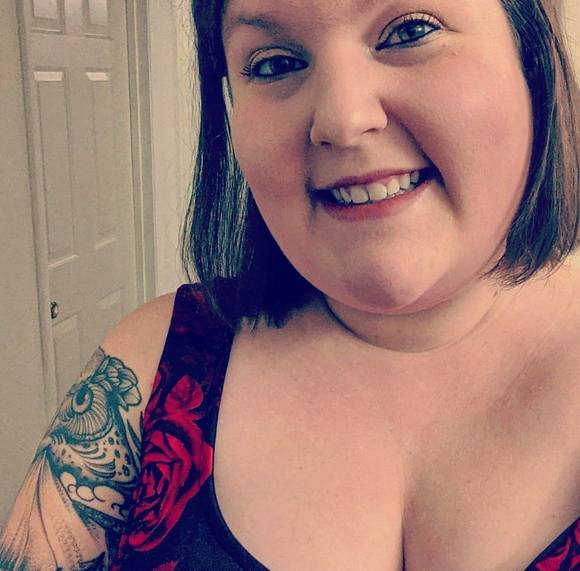 Profile Picture of Amanda Milano (@mandarrin) on Poshmark