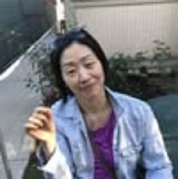 Profile Picture of Te s kim Kim (@epuneya) on Poshmark