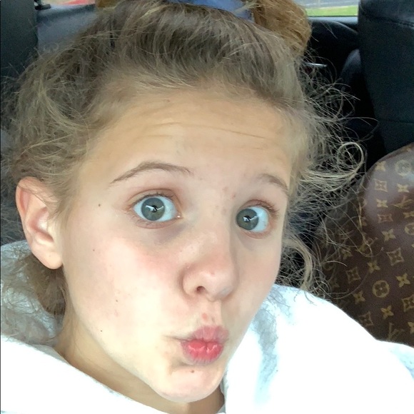 Profile Picture of Parker Clowe (@clp158) on Poshmark