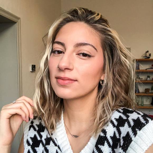 Profile Picture of Juliette Dupont (@jsdupont) on Poshmark