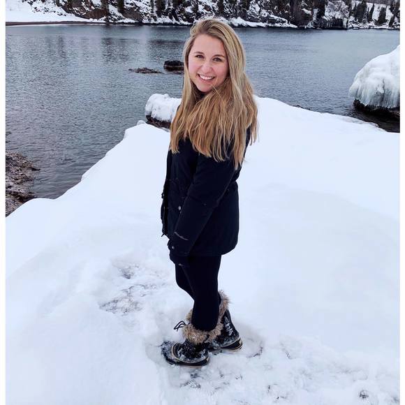 Profile Picture of Cassidy Hendricks (@chendr15) on Poshmark