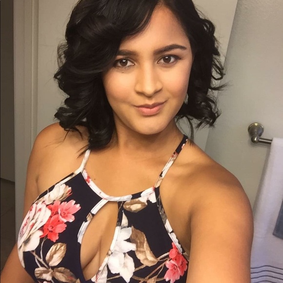 Profile Picture of Yesenia Ayala (@yeseniaayala) on Poshmark