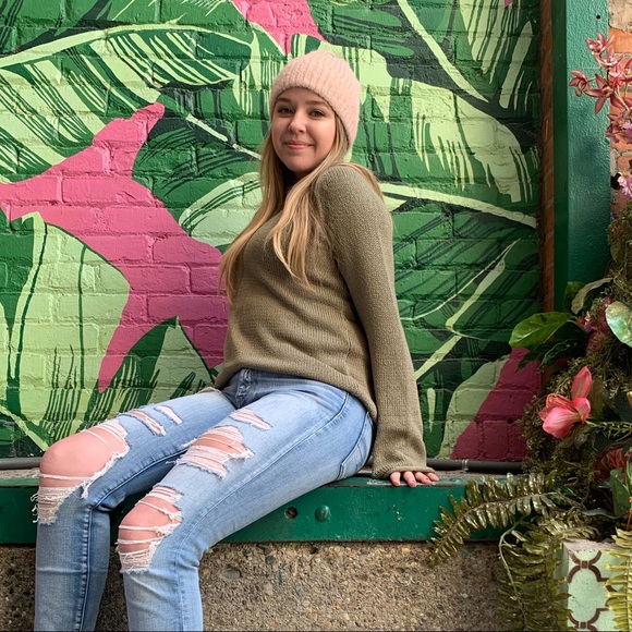 Profile Picture of Sami Kozdron (@sami_kozz) on Poshmark