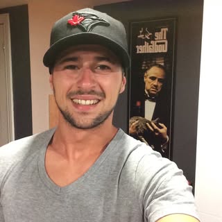 Profile Picture of Kevin Robert (@roberts.kevin) on Instagram