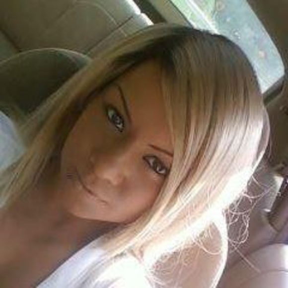 Profile Picture of Jessica Isbill (@jessicaisbill) on Poshmark