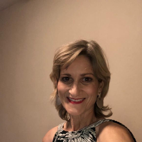 Profile Picture of Cheryl Andrews (@ckr61) on Poshmark