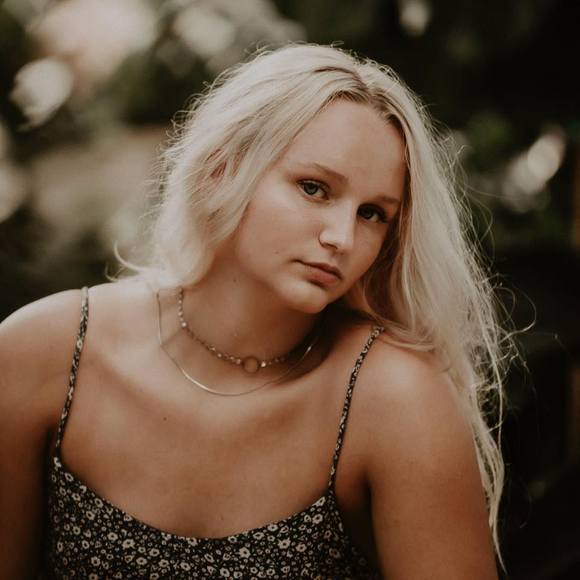 Profile Picture of Saylor Marie (@saylorforsyth) on Poshmark