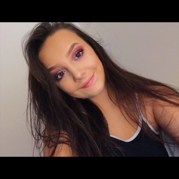 Profile Picture of Kkaylee Knull (@kayleeknull) on Poshmark