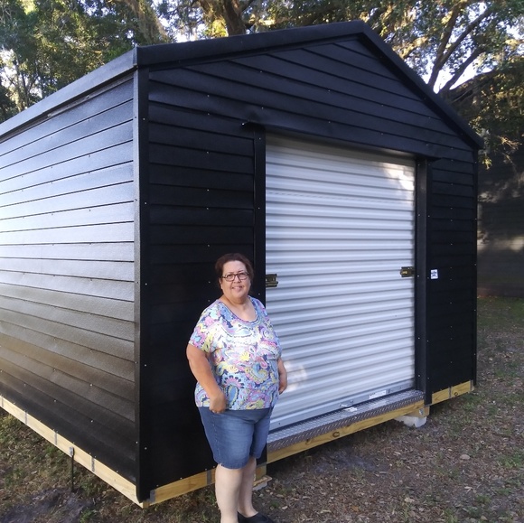 Profile Picture of Roberta Morse (@robbielenmorse) on Poshmark