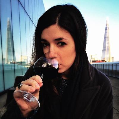 Profile Picture of Phoebe Phillips (@phoebeaphillips) on Twitter