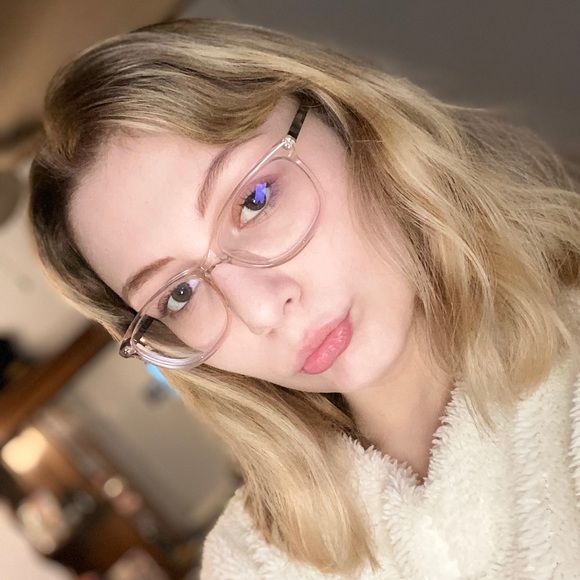 Profile Picture of Haley Bunch (@haleyb973) on Poshmark