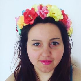 Profile Picture of Daniela Lavinia (@tobejk) on Pinterest