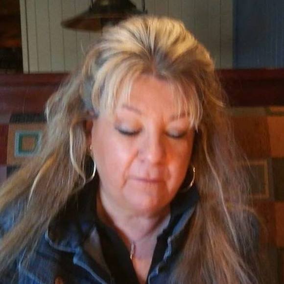 Profile Picture of Dianna Adams (@pe206032) on Poshmark