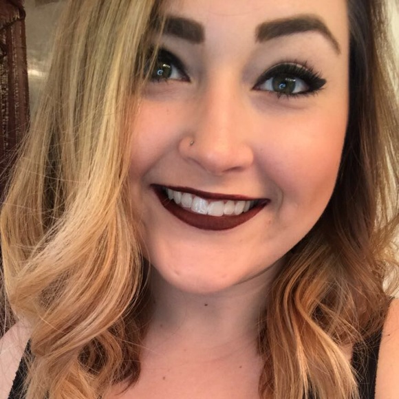 Profile Picture of Danielle Koch (@dkoch284) on Poshmark
