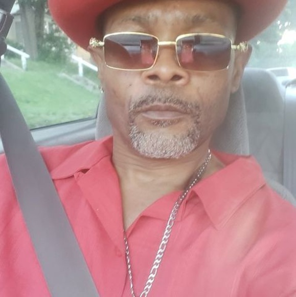 Profile Picture of Derrick Holmes (@derrickholme688) on Poshmark