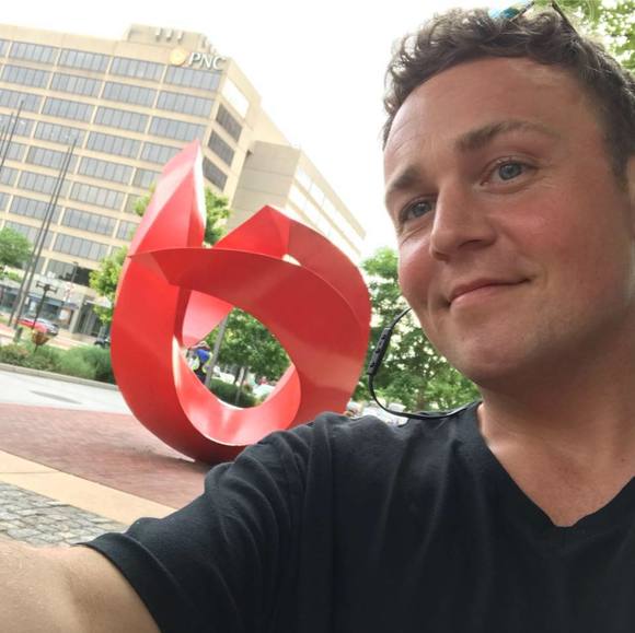 Profile Picture of Alan Kroutter (@alanwillk) on Poshmark