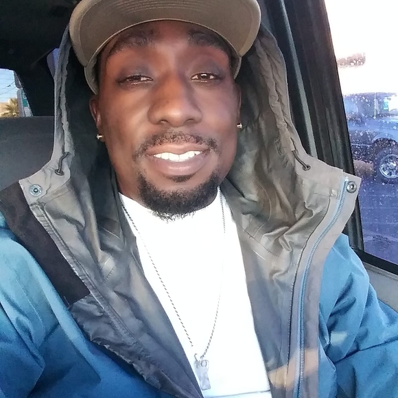 Profile Picture of Kenneth Gulley (@bruthagulley) on Poshmark