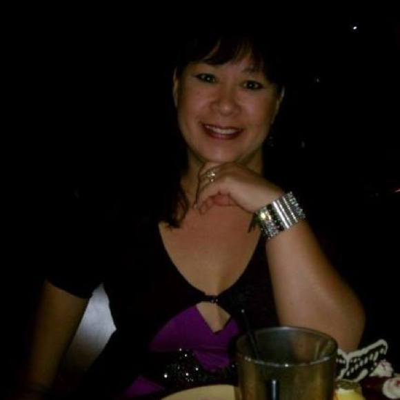 Profile Picture of Rayna Kaleikini (@01hiusrkk) on Poshmark