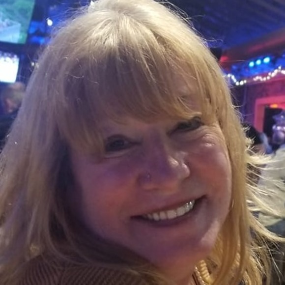 Profile Picture of Ann Dziergas (@adz1964) on Poshmark