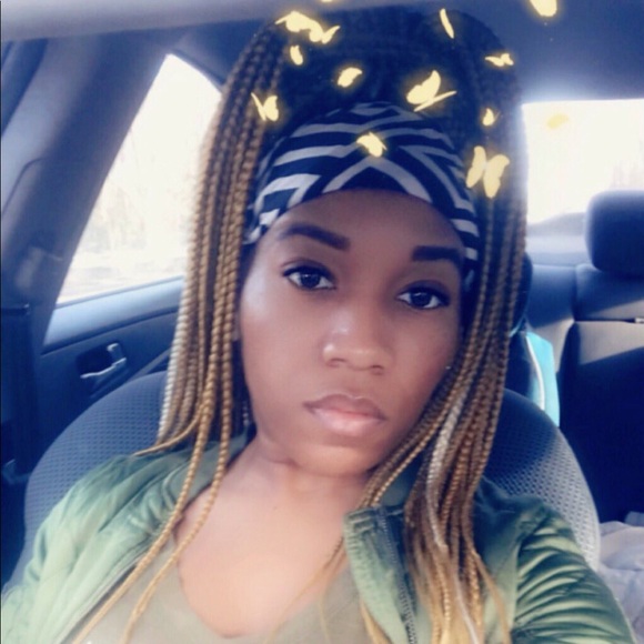 Simone Green - Poshmark Profile Picture of Simone Green (@greenclean7816) on Poshmark