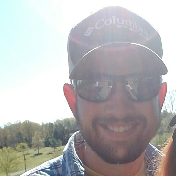 Profile Picture of Chris Derby (@csderby) on Poshmark