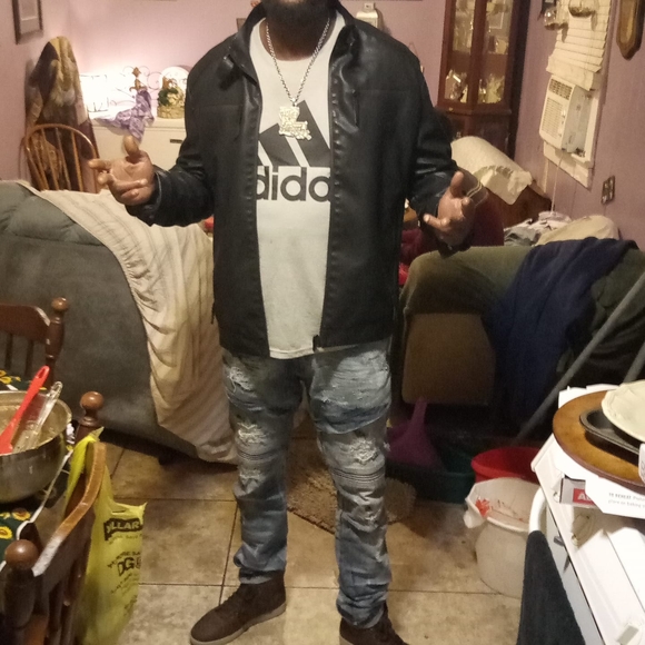 Profile Picture of Herbert Simmons (@herbertdavis905) on Poshmark