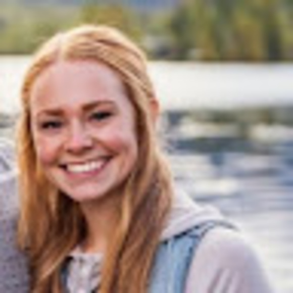 Profile Picture of Brooke Hackle (@bhackle) on Poshmark
