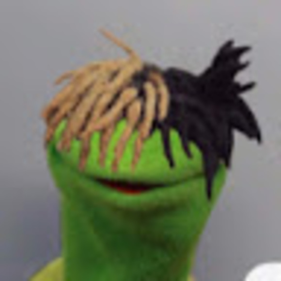 Profile Picture of Jonathan King (@jonathanking474) on Poshmark