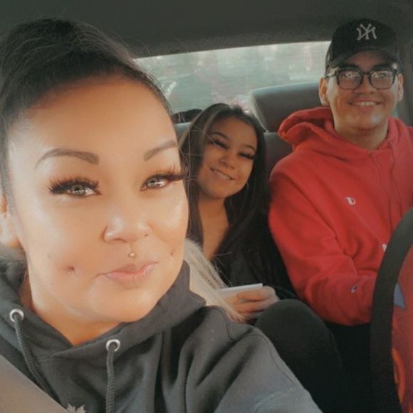 Profile Picture of Heather Omeasoo (@heatheromeasoo) on Poshmark