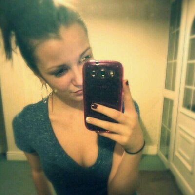 Profile Picture of Isabel Jones (@isabeljones1515) on Twitter