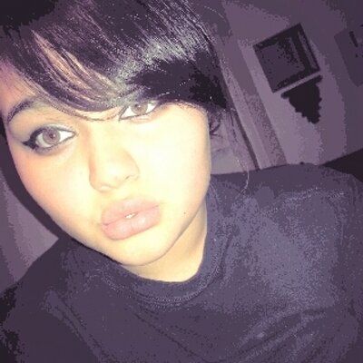 Profile Picture of Iris Dominguez (@jerr_half) on Twitter