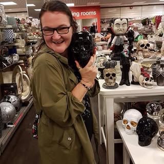 Profile Picture of Amanda Aveyard (@aveyardamanda) on Instagram