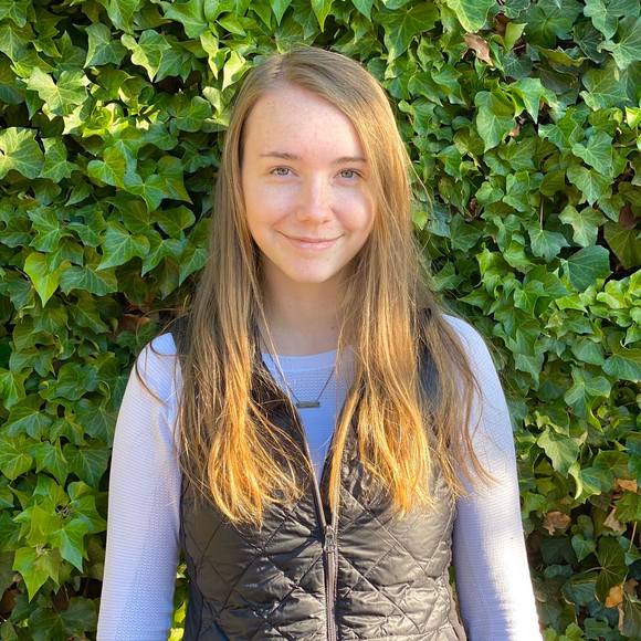 Profile Picture of Darcy Wallace (@darcywallace) on Poshmark