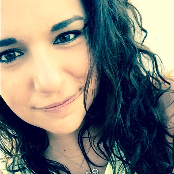 Profile Picture of Brianne Munch (@briannemunch) on Poshmark
