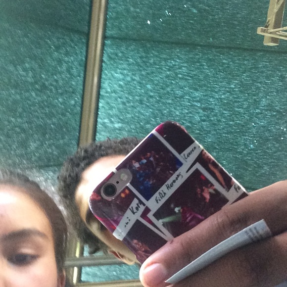 Profile Picture of Carly Ross (@carlylylylyly) on Poshmark