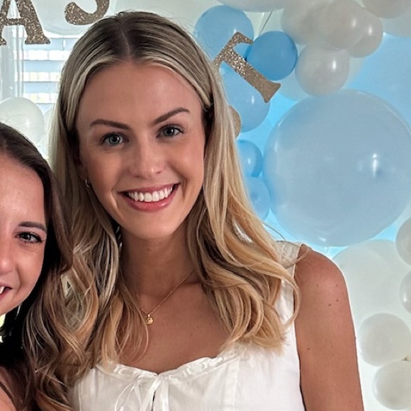 Profile Picture of Carly Clayton (@carly_clayton) on Poshmark